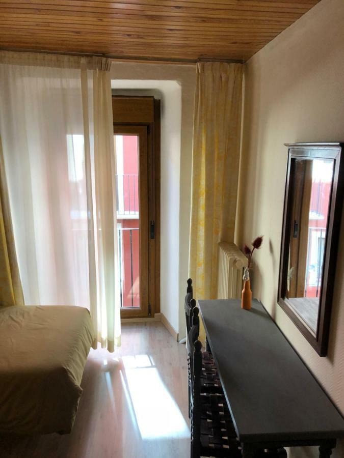 Hostal Di Verena Puigcerdà Dış mekan fotoğraf