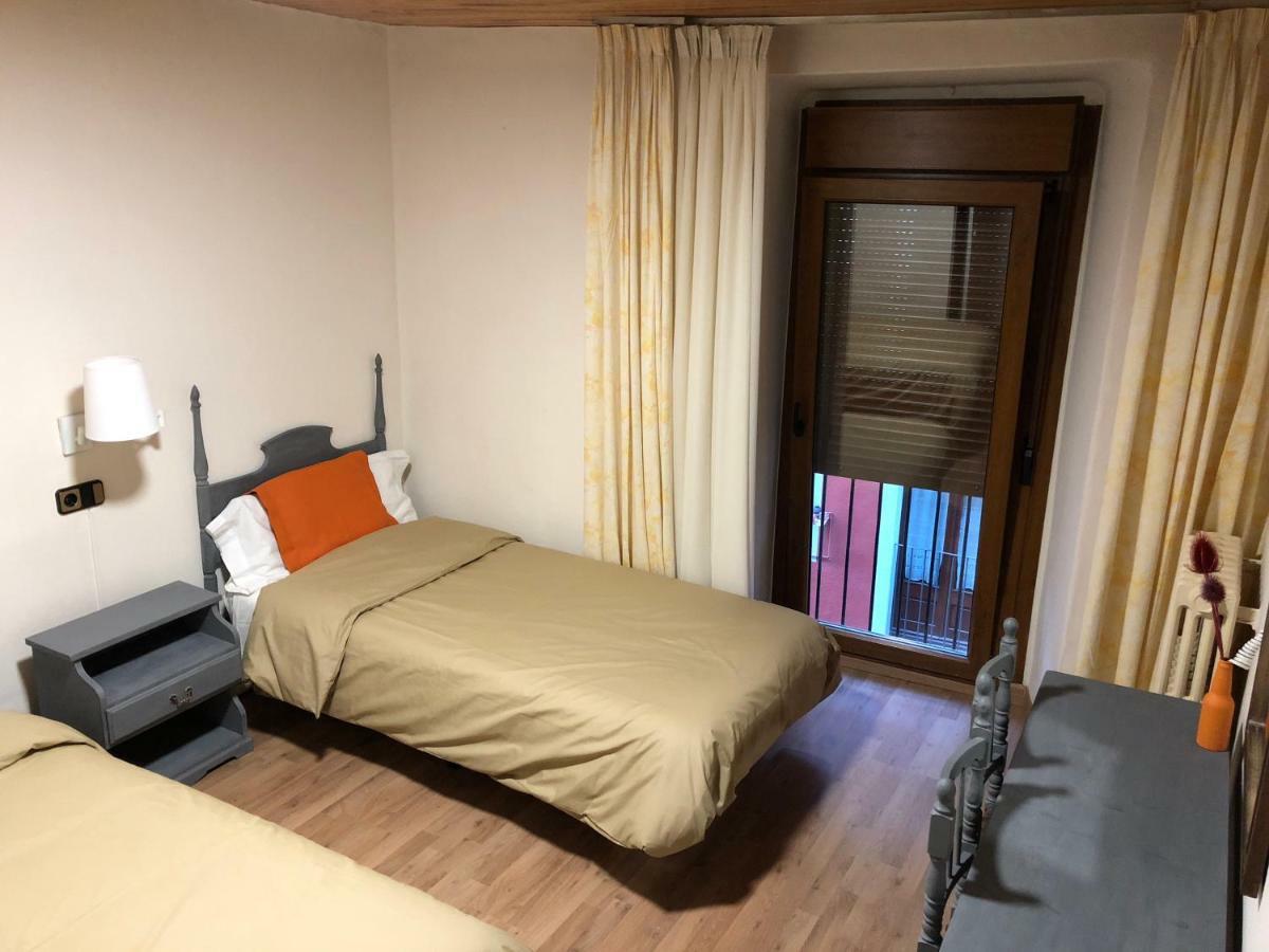 Hostal Di Verena Puigcerdà Dış mekan fotoğraf