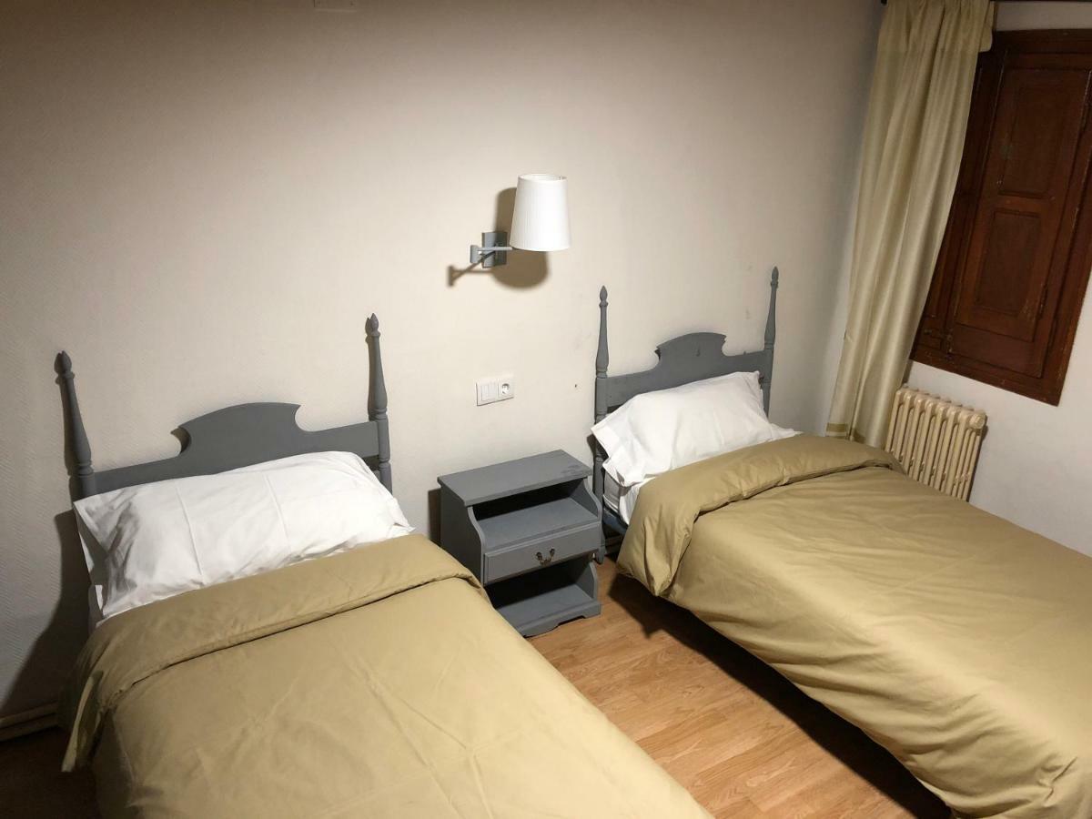 Hostal Di Verena Puigcerdà Dış mekan fotoğraf